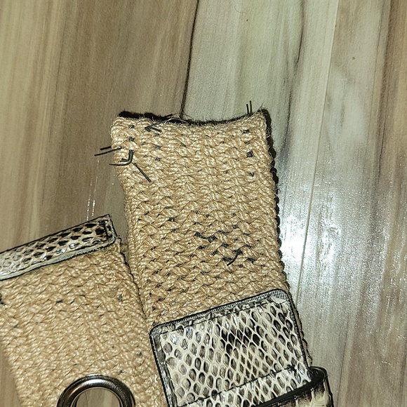 Guess Real Snakeskin Big Buckle Stretch Belt - Picture 10 of 11